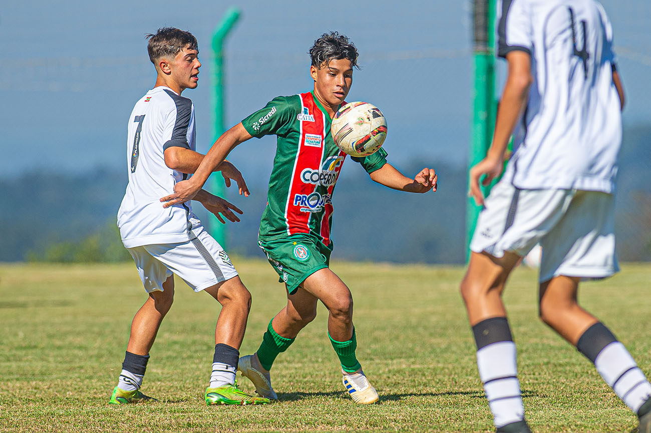 Sub-13 e Sub-15 iniciam a disputa da Copa Itá neste domingo